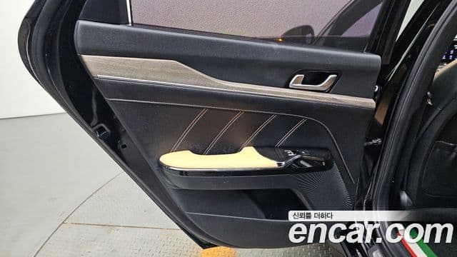 Kia K5 2021 — Photo 8/33