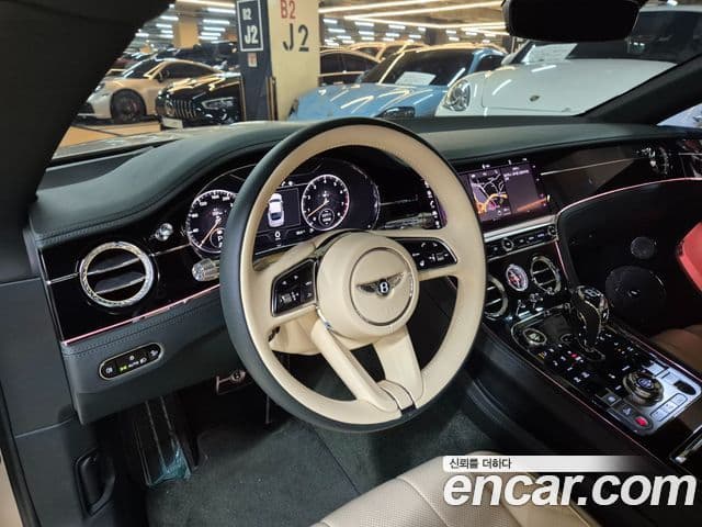 Bentley Continental GT 2022 — Photo 16/20