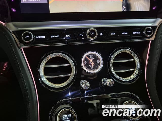 Bentley Continental GT 2022 — Photo 10/20