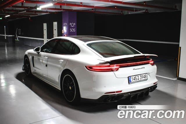 Porsche Panamera 2019 — Photo 13/14