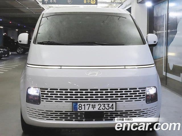 Hyundai Staria 2024 — Фото 1/20