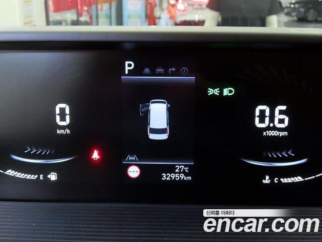 Hyundai Staria 2024 — Фото 11/20