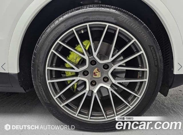 Porsche Cayenne 2021 — Photo 11/20