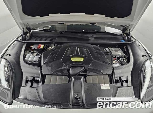 Porsche Cayenne 2021 — Photo 14/20