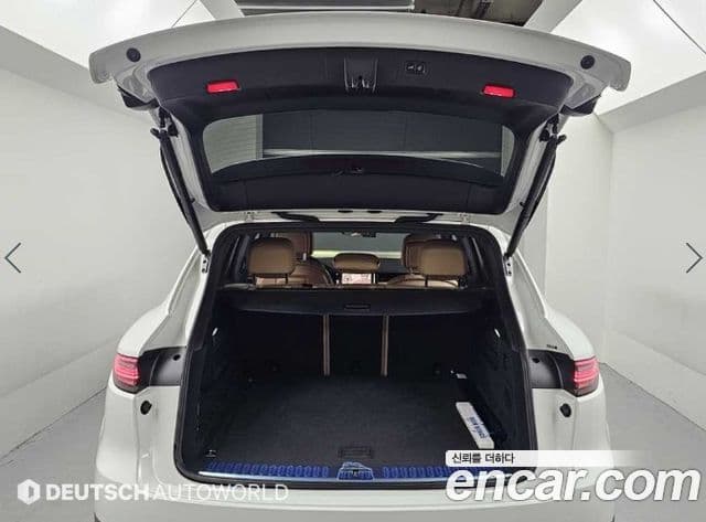 Porsche Cayenne 2021 — Photo 7/20