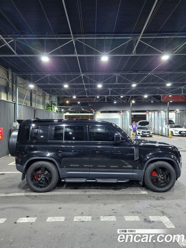 Land Rover Defender 2020 — Photo 3/18