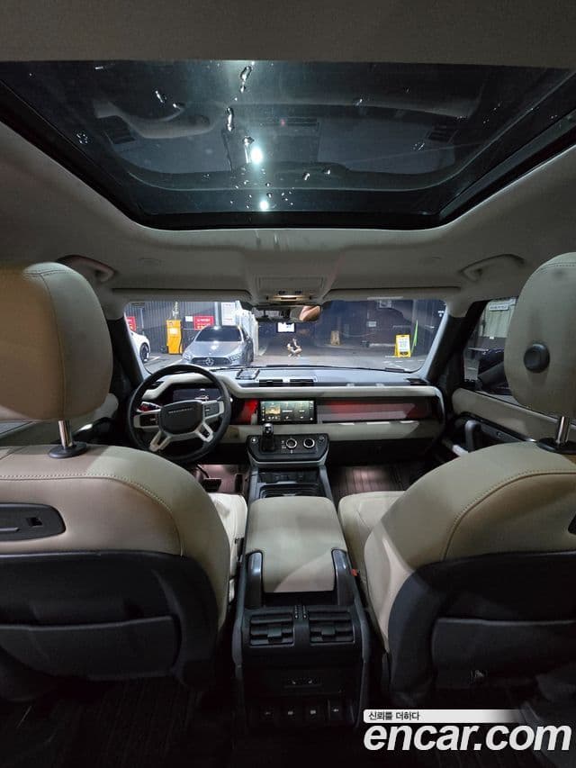Land Rover Defender 2020 — Photo 5/18