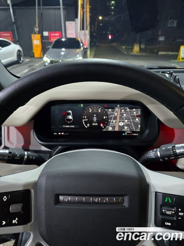 Land Rover Defender 2020 — Photo 14/18