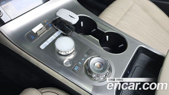 Genesis GV70 2024 — Photo 22/30