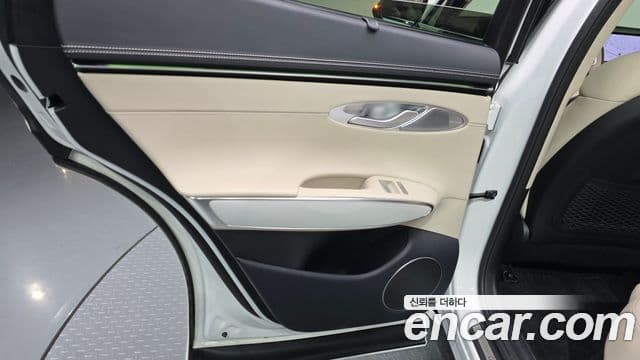 Genesis GV70 2024 — Photo 18/30
