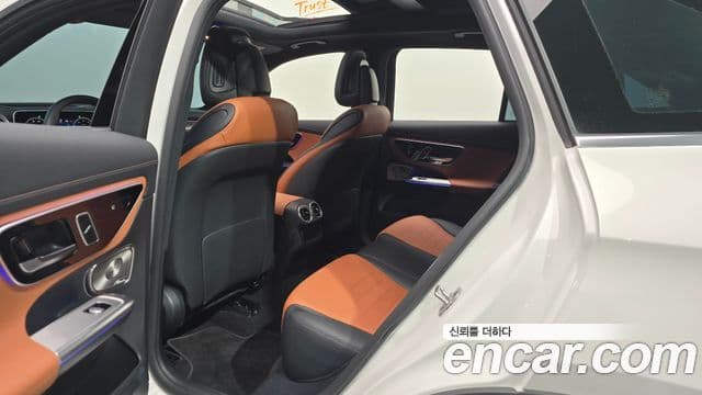 Mercedes-Benz GLC-Class 2025 — Photo 15/30