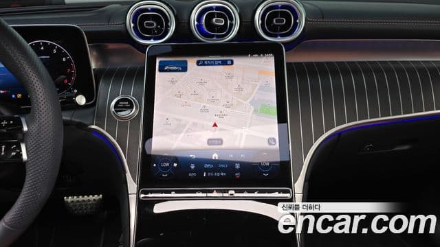 Mercedes-Benz GLC-Class 2025 — Photo 4/30