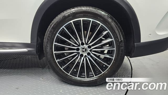 Mercedes-Benz GLC-Class 2025 — Photo 23/30