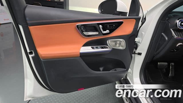 Mercedes-Benz GLC-Class 2025 — Photo 28/30