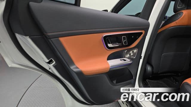 Mercedes-Benz GLC-Class 2025 — Photo 2/30