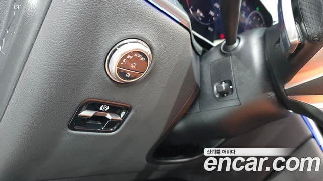 Mercedes-Benz GLC-Class 2025 — Photo 24/30