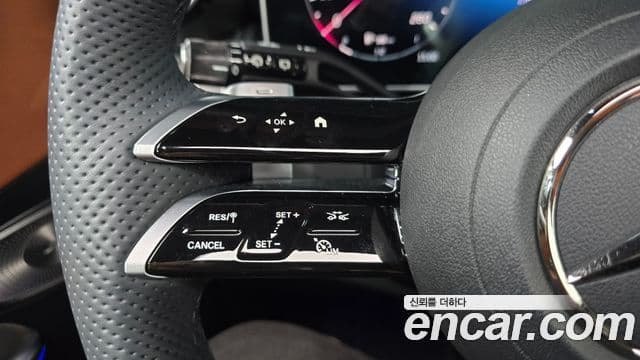 Mercedes-Benz GLC-Class 2025 — Photo 10/30