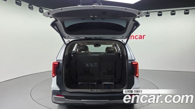 Kia Carnival 2024 — Фото 18/20