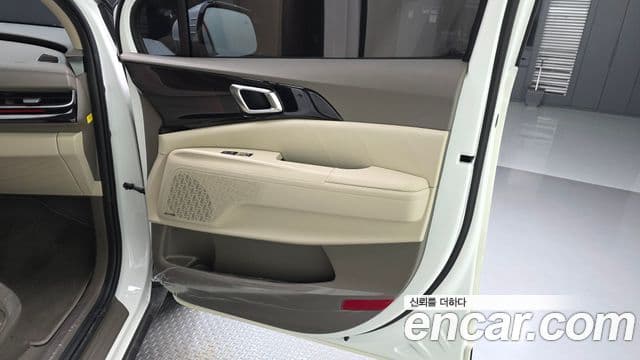Kia Carnival 2024 — Photo 31/36