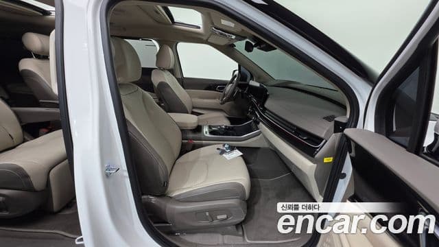 Kia Carnival 2024 — Photo 17/36