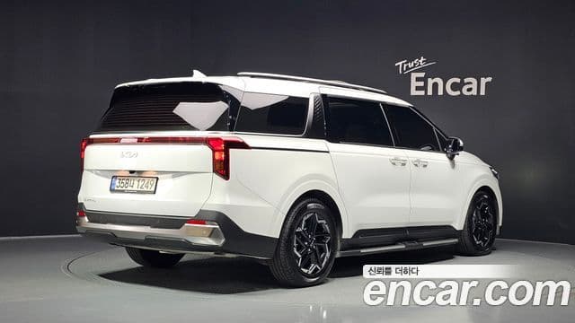Kia Carnival 2024 — Фото 2/20