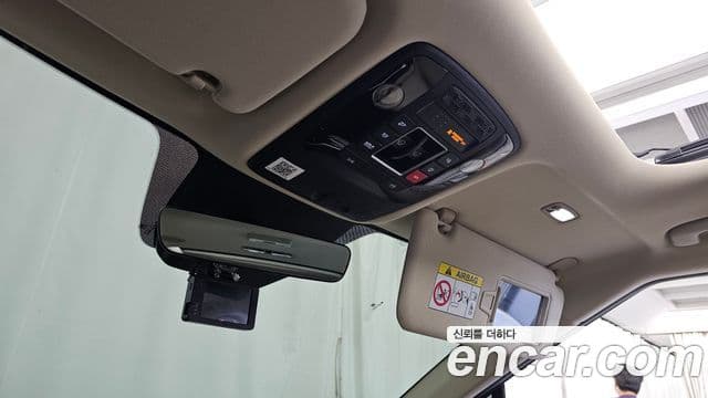 Kia Carnival 2024 — Фото 18/20