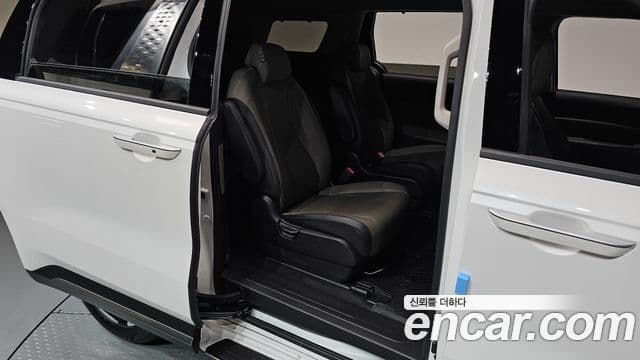Kia Carnival 2024 — Фото 12/20