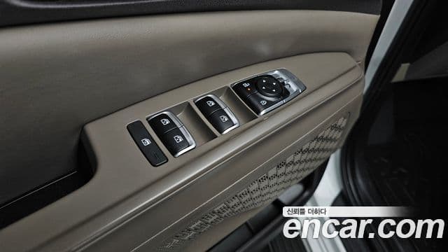 Kia Carnival 2024 — Фото 17/20