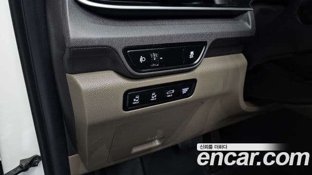 Kia Carnival 2024 — Şəkil 31/35