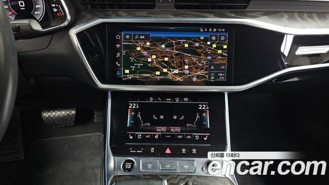 Audi A6 2021 — ფოტო 14/31