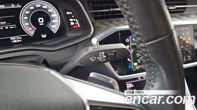 Audi A6 2021 — ფოტო 16/31