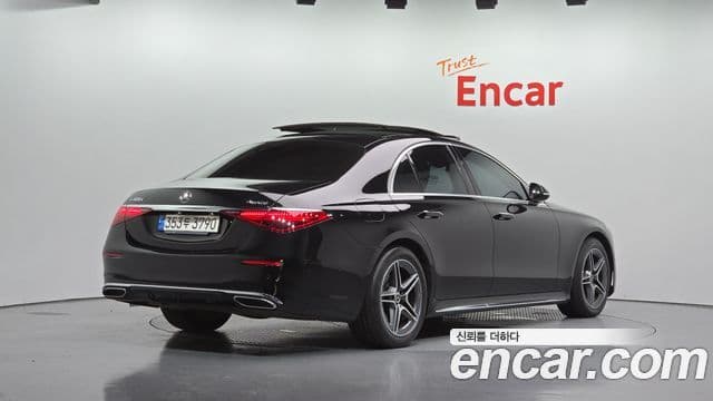 Mercedes-Benz S-Class 2021 — Photo 9/30
