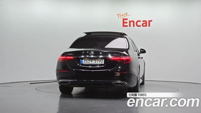 Mercedes-Benz S-Class 2021 — Photo 8/30
