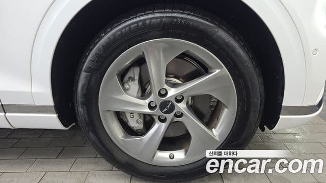 Genesis GV70 2024 — Photo 29/33