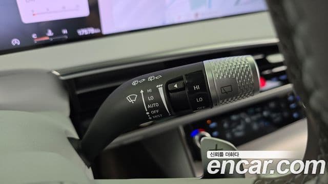 Genesis GV70 2024 — Photo 32/33