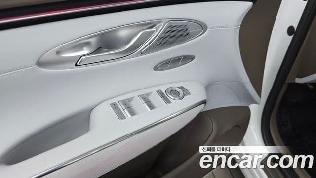 Genesis GV70 2024 — Photo 7/33