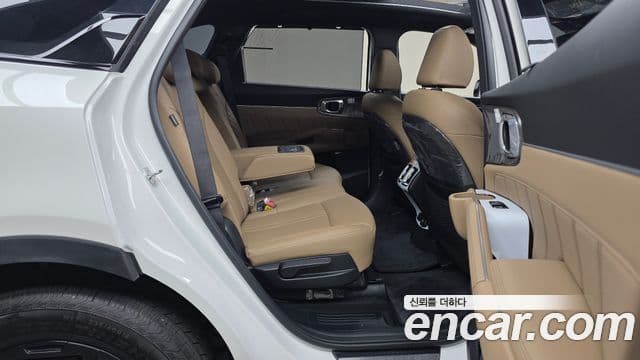 Kia Sorento 2024 — Фото 11/20