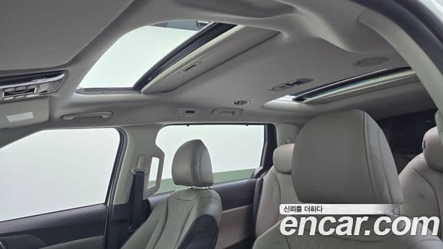 Kia Carnival 2024 — Şəkil 16/34