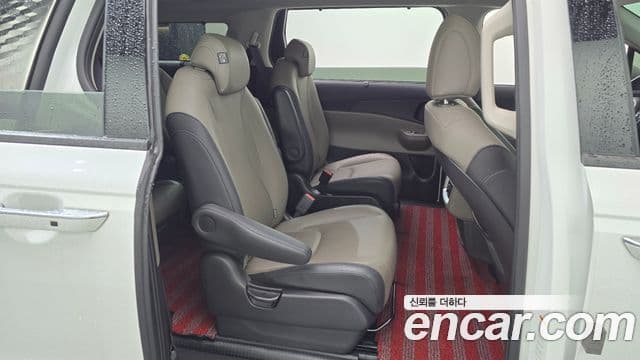 Kia Carnival 2024 — Şəkil 19/34