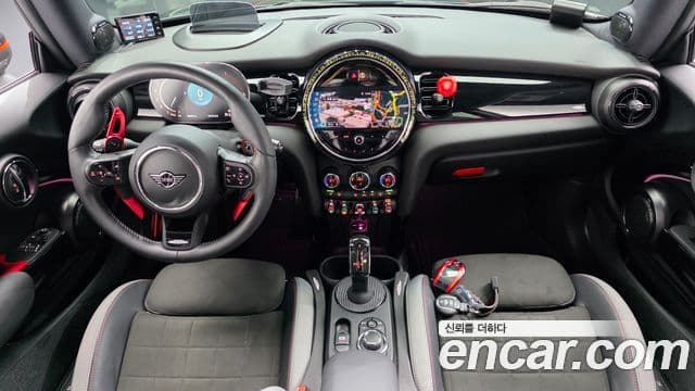 Mini Cooper S 2023 — Фото 7/20