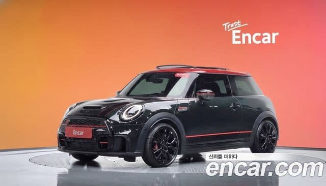 Mini Cooper S 2023 — Фото 1/20