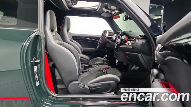 Mini Cooper S 2023 — ფოტო 6/32