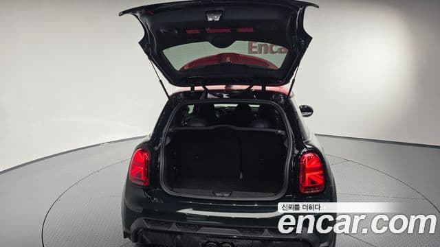 Mini Cooper S 2023 — ფოტო 4/32