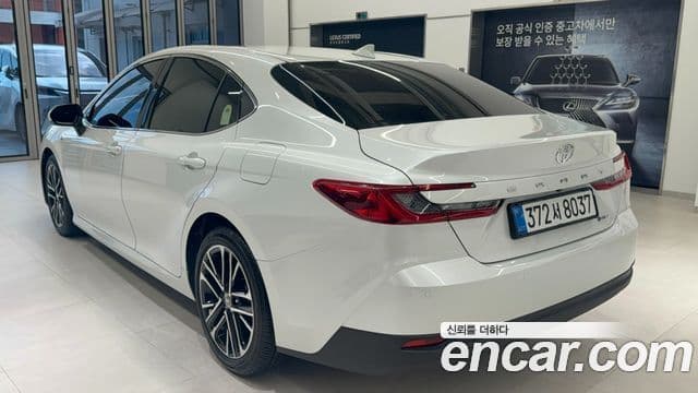 Toyota Camry 2025 — Photo 11/15