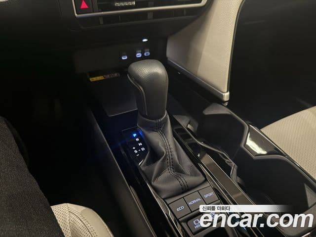Toyota Camry 2025 — Photo 13/15