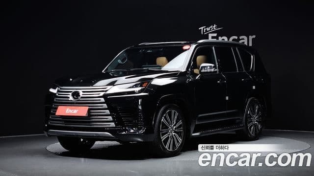 Lexus LX 2025 — Фото 1/20