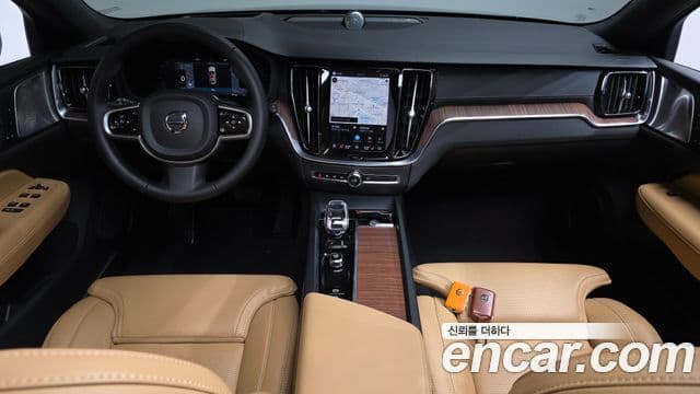 Volvo V60 Cross Country 2023 — Фото 7/20