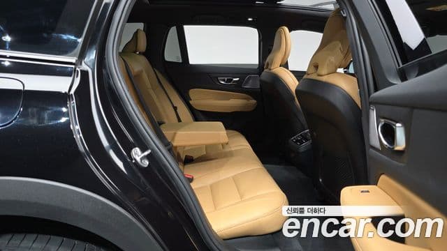Volvo V60 Cross Country 2023 — Фото 11/20