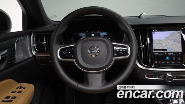 Volvo V60 Cross Country 2023 — Фото 13/20