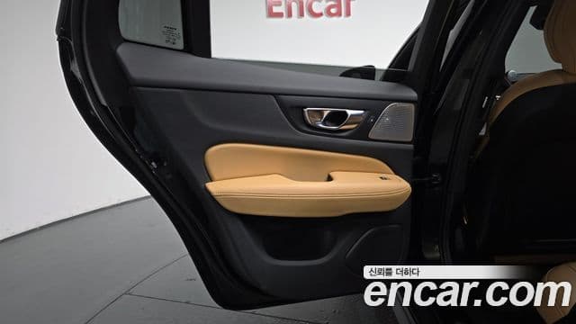 Volvo V60 Cross Country 2023 — Şəkil 19/39